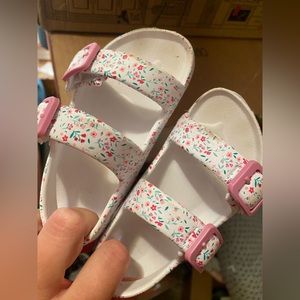 Toddler floral sandals size 6